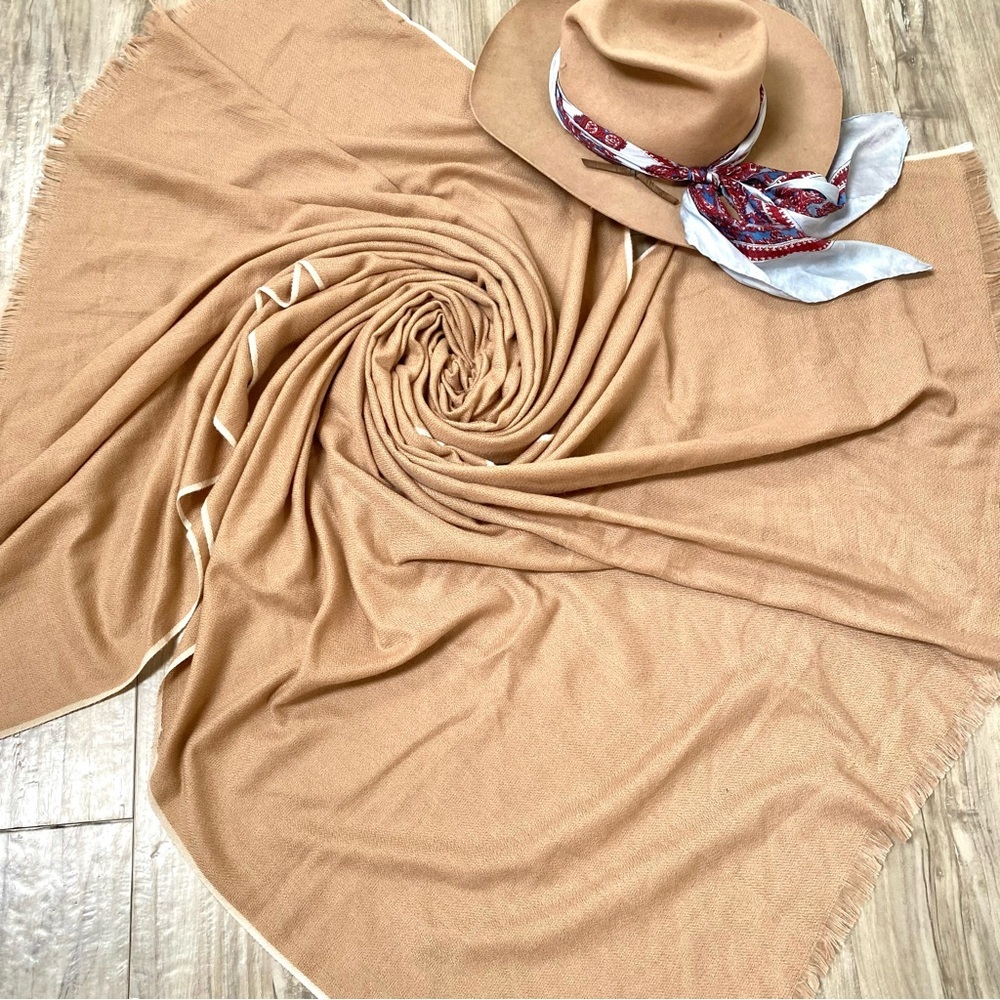 ZARA large blanket scarf/body wrap w cottage cabin vibe - Picture 13 of 13